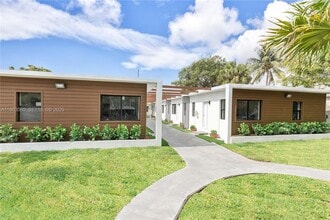 1946 Pierce St in Hollywood, FL - Building Photo - Building Photo