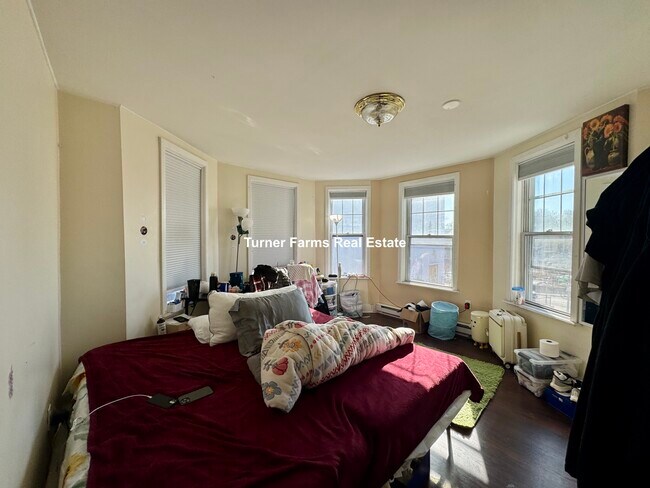 739 Parker St, Unit 2 in Boston, MA - Building Photo - Building Photo