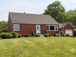 1810 Woodland Rd in New Albany, IN - Building Photo - Building Photo