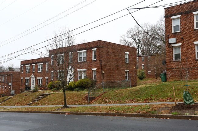 2625 30th St SE in Washington, DC - Building Photo - Building Photo