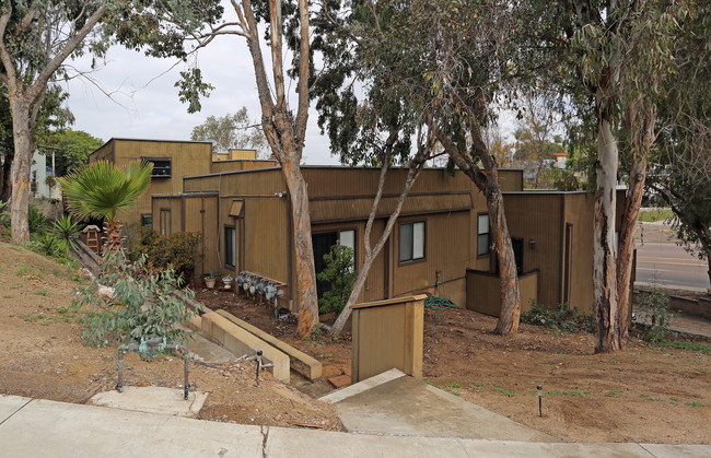 80 3rd Ave in Chula Vista, CA - Foto de edificio - Building Photo