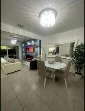 557 NE 5th Pl in Florida City, FL - Building Photo - Building Photo