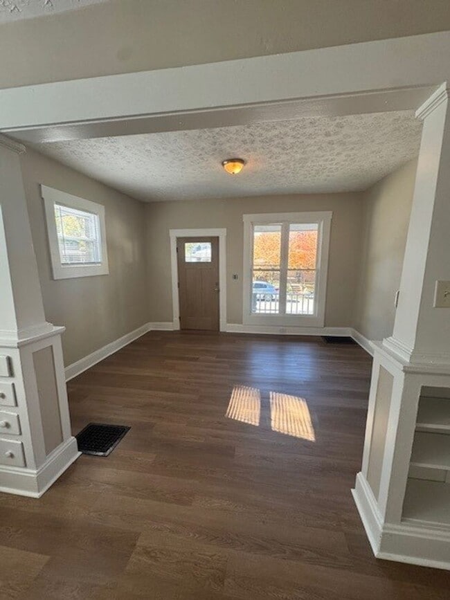 Bates-Hendricks/Newly Remodeled 3 Bedroom in Indianapolis, IN - Building Photo - Building Photo