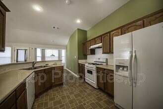 8422 Whitebrush in Converse, TX - Building Photo - Building Photo