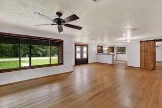 307 Carrell St in Tomball, TX - Building Photo - Building Photo
