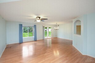 6791 Cloudscape Way in Maineville, OH - Building Photo