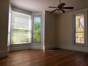 502 Livingston Ave NE in Grand Rapids, MI - Building Photo - Building Photo