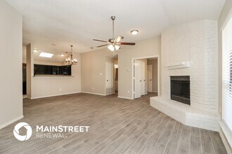 320 Valley Spring Dr in Arlington, TX - Building Photo - Building Photo