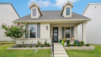 1413 Horizon Wy in Justin, TX - Building Photo