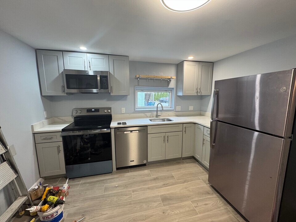 21 N Main St in Natick, MA - Building Photo