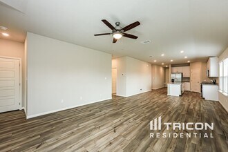 13638 Paxton Blvd in Saint Hedwig, TX - Building Photo - Building Photo