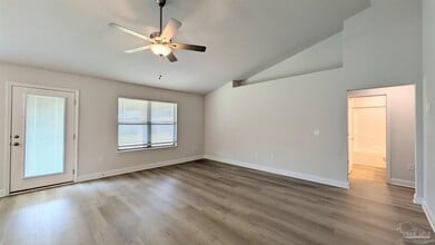 5669 Old Stone Blvd in Milton, FL - Building Photo - Building Photo