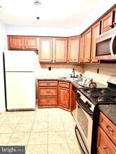 215 Wyndham Pl in Trenton, NJ - Building Photo - Building Photo