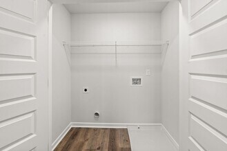 3240 Edsel Ct in Atlanta, GA - Building Photo - Building Photo