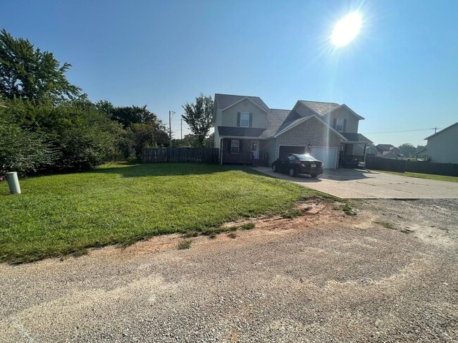 25154 Remington Rd in Waynesville, MO - Building Photo - Building Photo