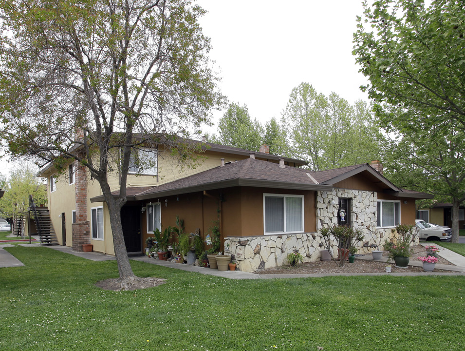 Cottage Estates in Sacramento, CA - Building Photo