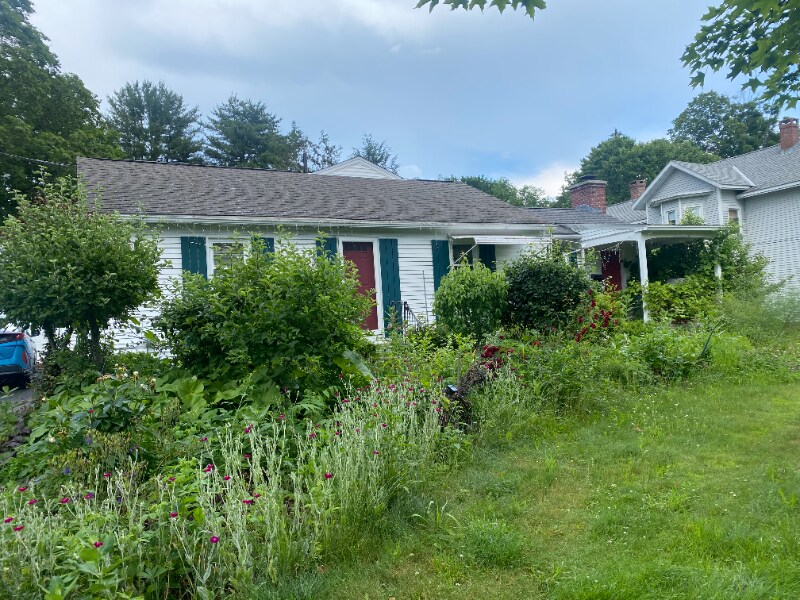 65 N Main St in Northampton, MA - Building Photo