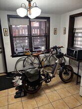 3351 N Kenmore Ave, Unit garden in Chicago, IL - Building Photo - Building Photo