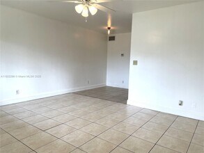 2121 NE 40th Ct in Lighthouse Point, FL - Building Photo - Building Photo