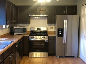 63 Sandhurst Rd in Mundelein, IL - Building Photo - Building Photo