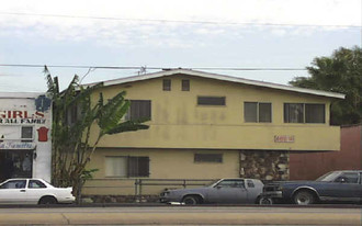 6612 S Vermont Ave in Los Angeles, CA - Building Photo