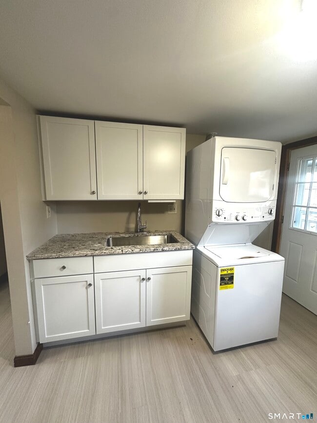 6 Erin St in Middletown, CT - Building Photo - Building Photo