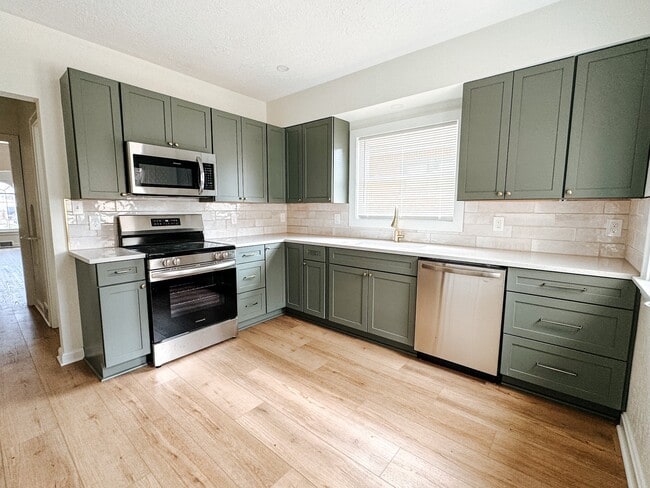 2331 N 54th St, Unit 2331