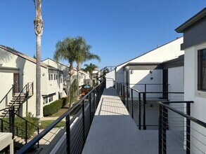 4198 Mount Alifan Plz, Unit M in San Diego, CA - Building Photo - Building Photo