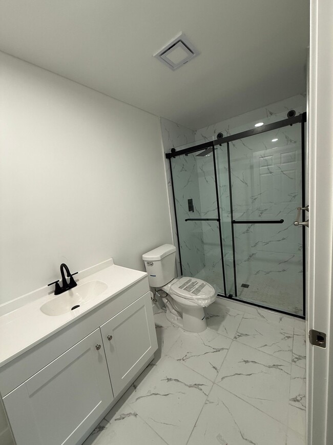 8056 Darby Pl in Los Angeles, CA - Building Photo - Building Photo