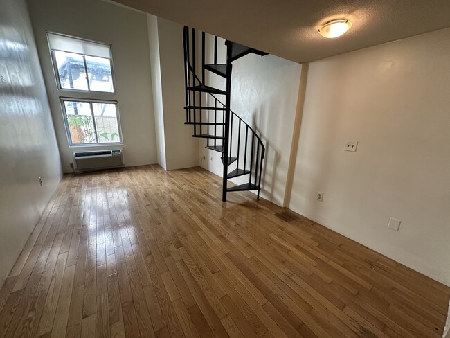 377 Dorchester St in Boston, MA - Building Photo - Building Photo