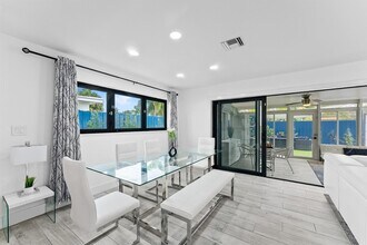 2176 NE 62nd St in Fort Lauderdale, FL - Foto de edificio - Building Photo