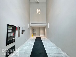 3801 N Broadway St, Unit 1 in Chicago, IL - Foto de edificio - Building Photo