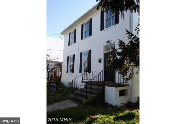 property at 113 E Main St