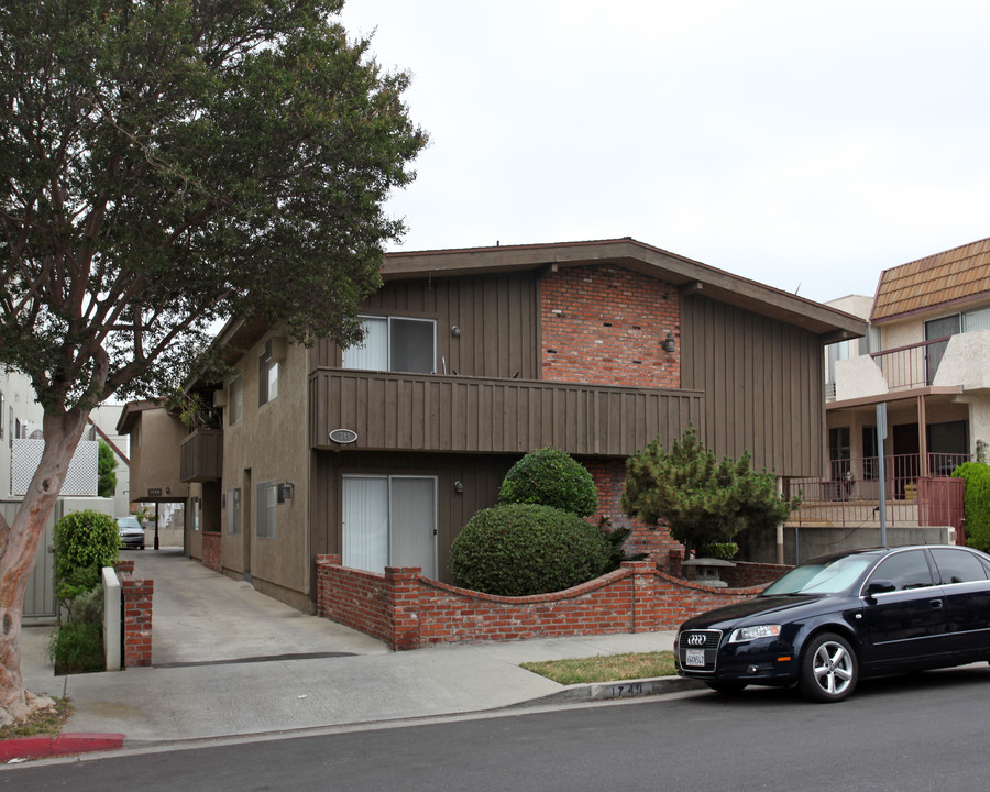 1749 Butler Ave in Los Angeles, CA - Building Photo