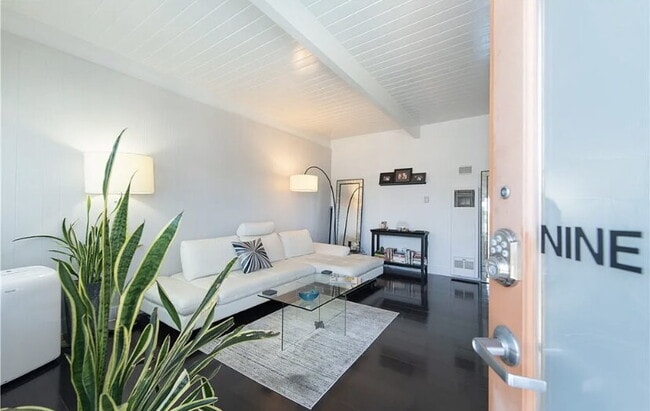 2325 Kansas Ave in Santa Monica, CA - Building Photo - Building Photo