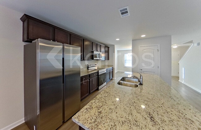 100 Lord Effingham Wy, Unit 1054 in Springfield, GA - Building Photo - Building Photo