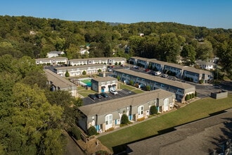Northshore Flats Apartments in Red Bank, TN - Foto de edificio - Building Photo