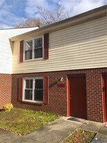 2607 N Stedman Dr in Petersburg, VA - Building Photo