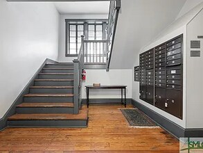 210 E State St in Savannah, GA - Building Photo - Building Photo