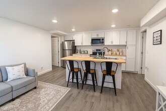 116 W Salem Hills Dr in Elk Ridge, UT - Building Photo - Building Photo