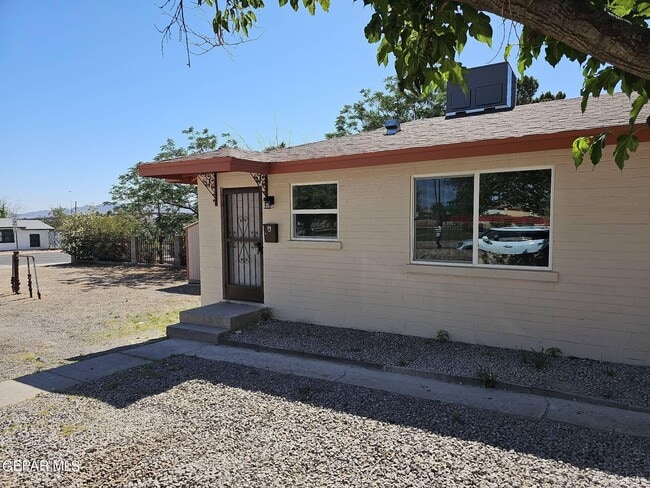 property at 4433 Yandell Dr