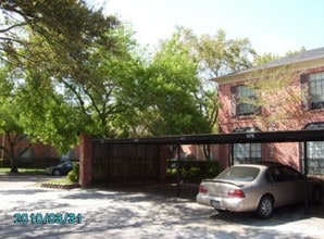 Braesmont Place Apartments in Houston, TX - Foto de edificio - Building Photo