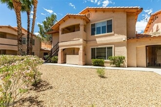 350 S Durango Dr, Unit 103 in Las Vegas, NV - Building Photo - Building Photo