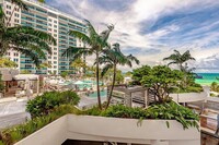 2469 Collins Ave, Unit 415 in Miami Beach, FL - Building Photo - Building Photo