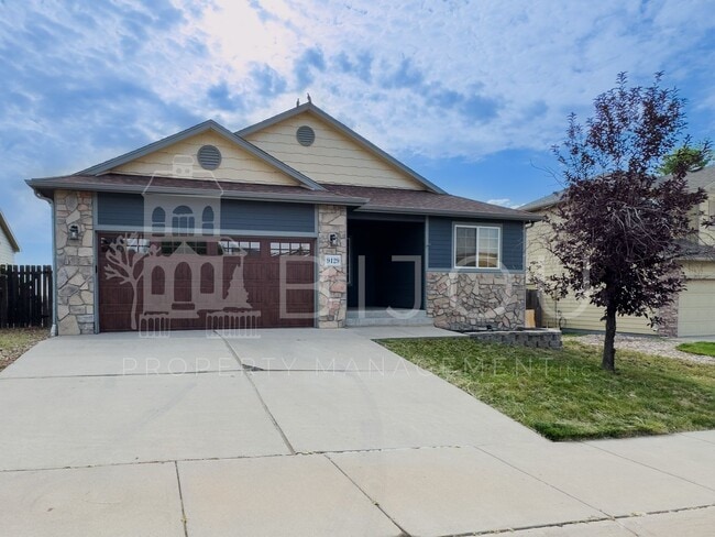 9429 Riverton Path in Fountain, CO - Foto de edificio - Building Photo