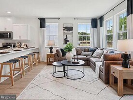 7 Reagan Dr in Runnemede, NJ - Building Photo