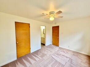 1012 W Nickerson St, Unit 1012 in Seattle, WA - Foto de edificio - Building Photo