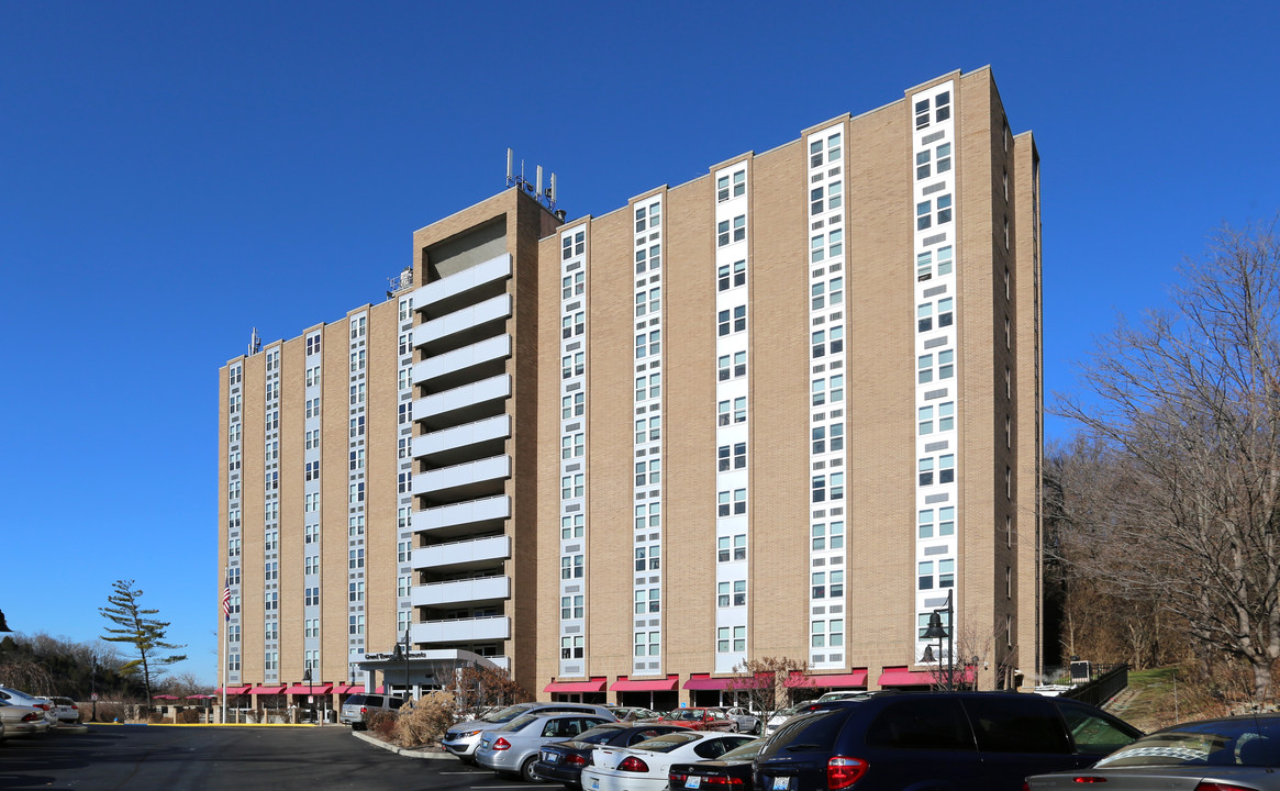 Grand Towers Apartments in Newport, KY - Foto de edificio