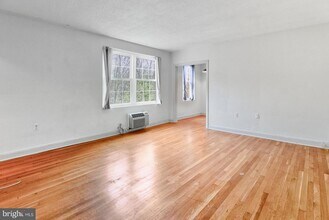 3051 Idaho Ave NW in Washington, DC - Building Photo - Building Photo