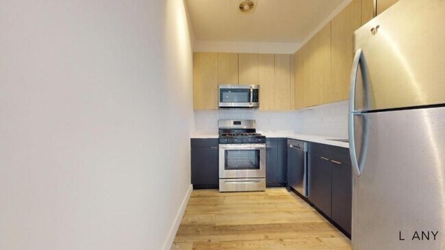 2369 Hoffman St in Bronx, NY - Building Photo - Building Photo